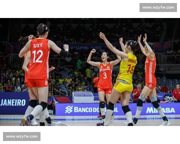 发球定乾坤！中国女排 3-0 横扫美国，三局末关键 ACE 铸造完胜